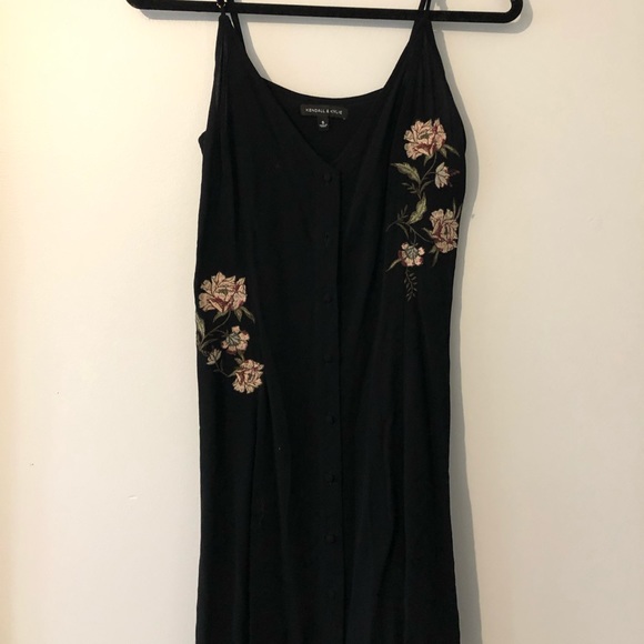 Kendal and Kylie dress - Picture 2 of 3